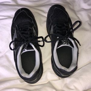 mizuno volleyball shoes
